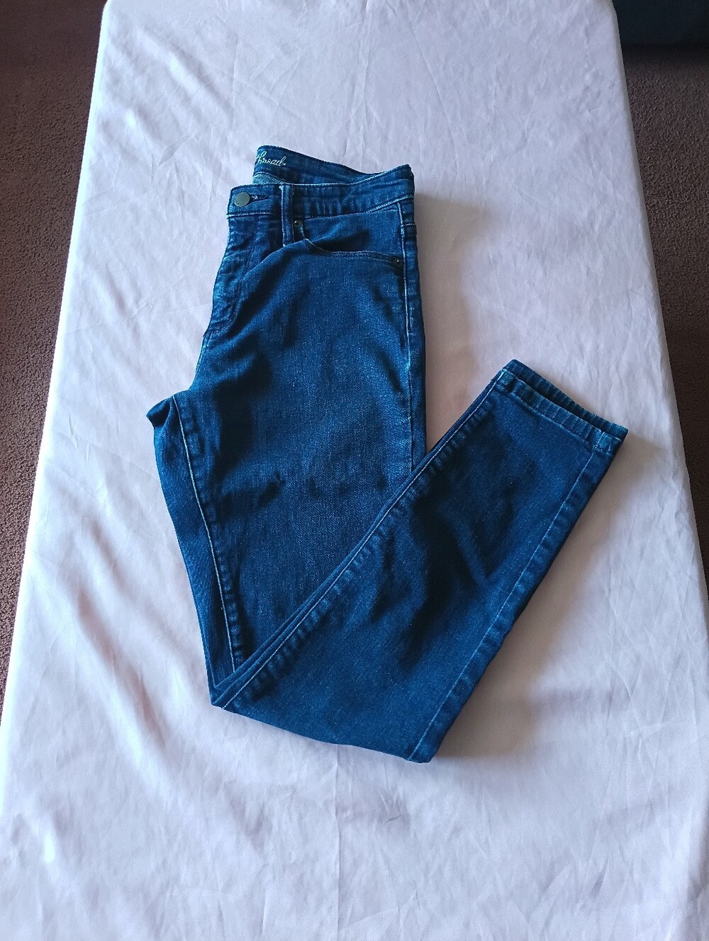 Universal thread women's high waisted jeans size 8/29S